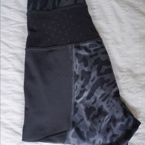 LULULEMON Just Breathe Leggings (RARE PRINT)